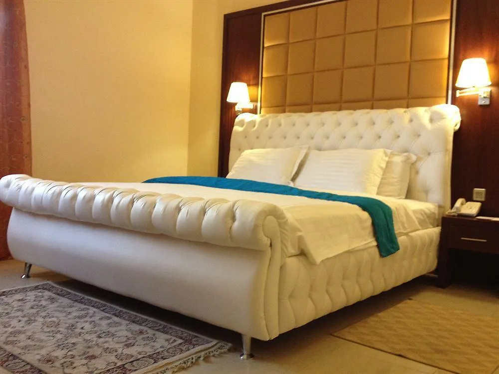 Rainbow Hotel Dubai 3*,